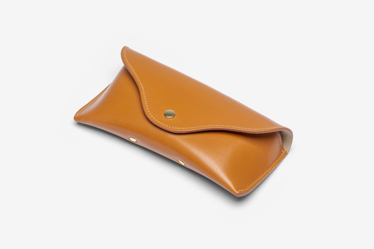 Bridle leather sunglasses case in Newton Tan