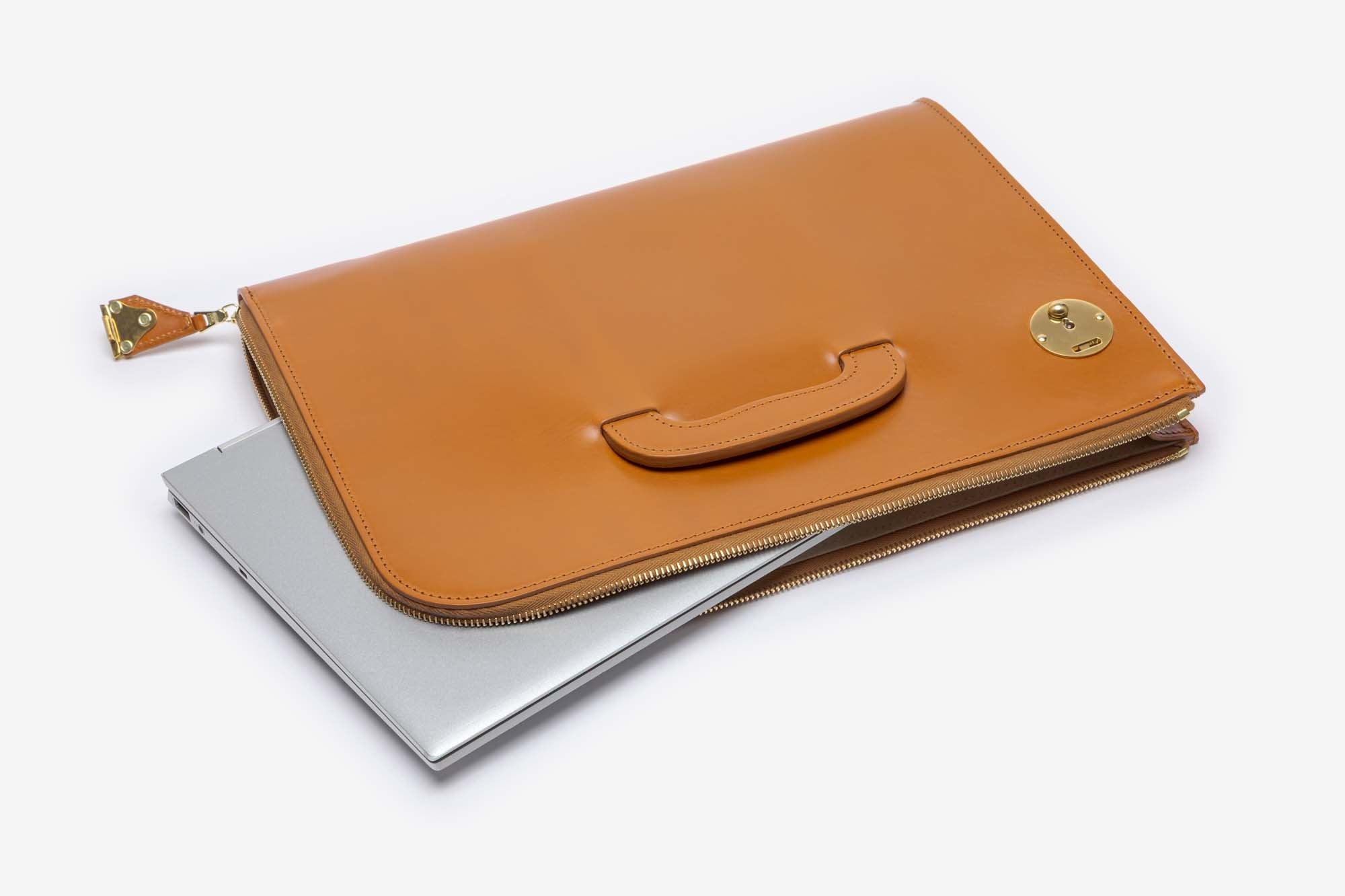 The Melbury folio in Newton Tan - handles down