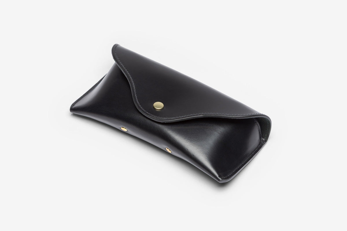 Bridle leather sunglasses case in Black