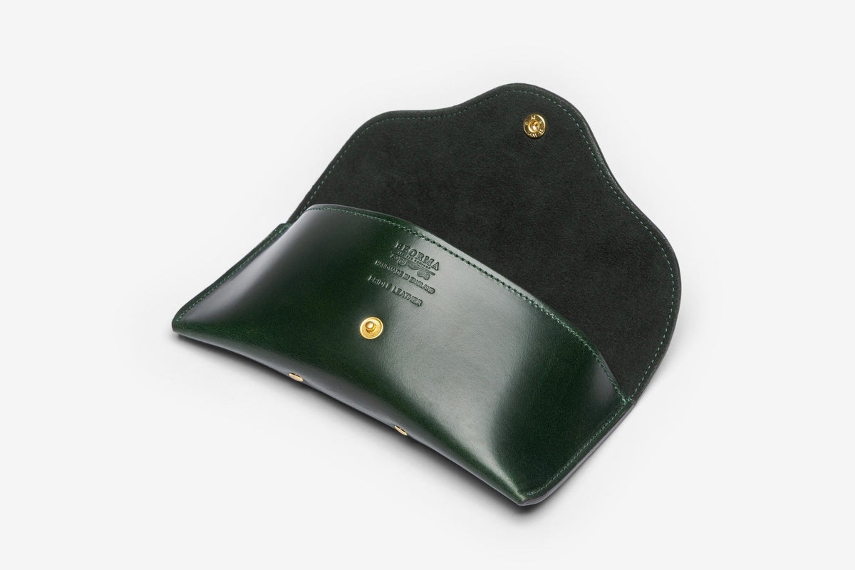Bridle leather sunglasses case in Green - open