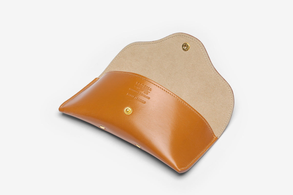 Bridle leather sunglasses case in Newton Tan - open