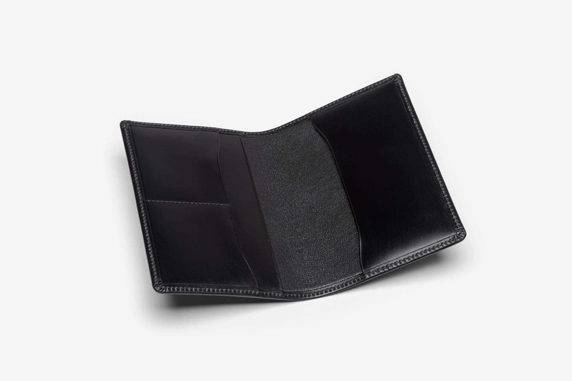 Beorma Passport Holder in Black – open