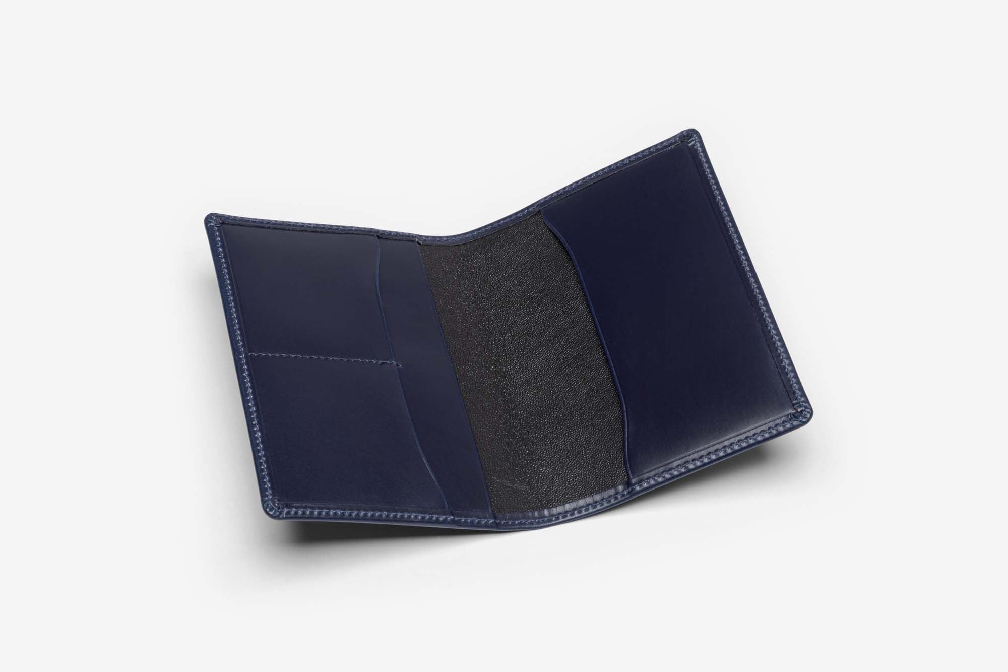 Beorma Passport Holder in Navy – open